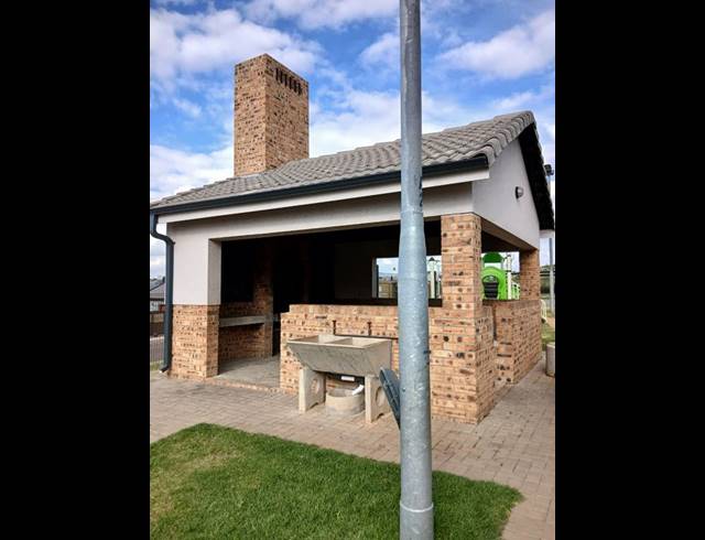 2 BEDROOM APARTMENT FOR SALE IN RIVERSIDE VIEW EXT 35